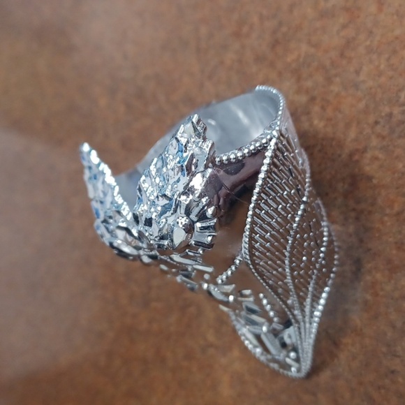 Barbie Signature 2021 Holiday Silver Bustier Corset Accessory - Picture 4 of 6